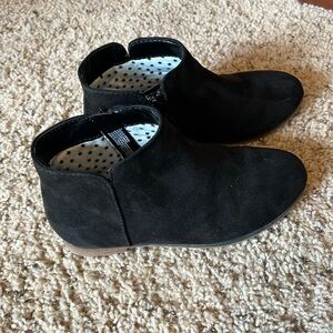 Girl’s Size 1 Cat & Jack Zipper Boots